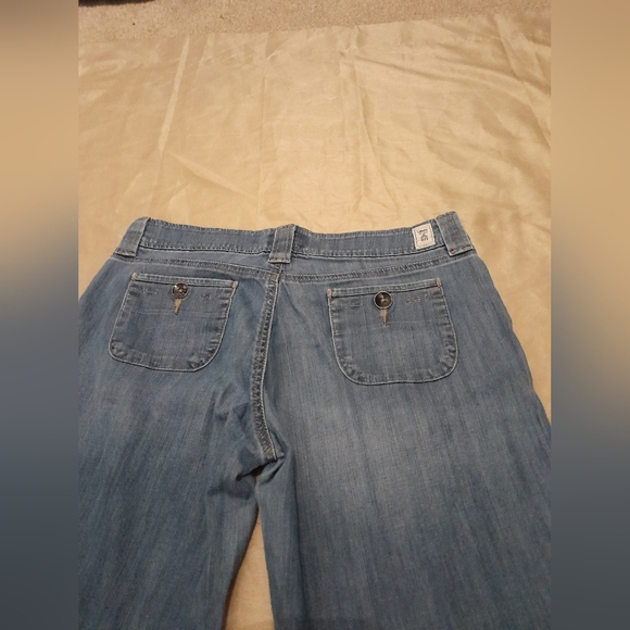 Woman's Levi's wide leg size 12 medium. - Picture 5 of 12